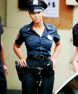 Sexy police officer outfit Bey!