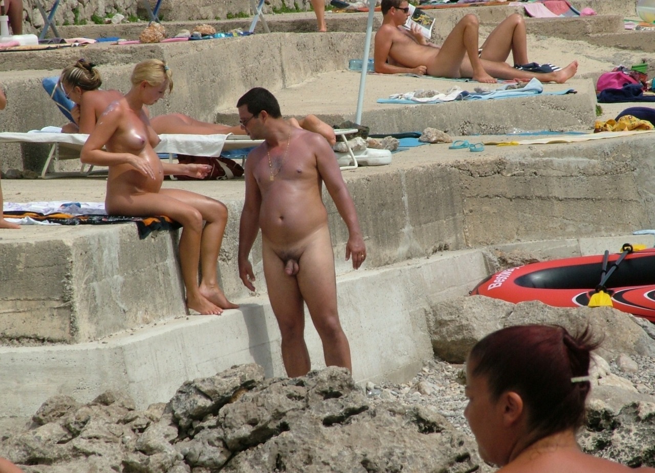 Pregnant nude beach sex