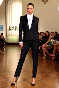 Miranda Kerr -David Jones Fashion Show. ♥  Looking amazing in a trouser suit and doing all she can to encourage my lesbo lust! ♥