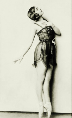  Ziegfeld Follies dancer, Irene Delroy by Alfred Cheney Johnston c. 1927 