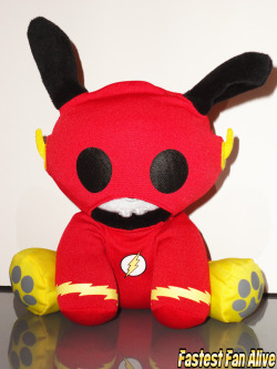 fastestfanalive:  DC Comics x Skelanimals. Jack the Rabbit is The Flash! This is the 10 inch deluxe version of Jack Flash which is essentially the same thing as the 6 inch version only bigger. I still prefer the smaller clip-on version because of the