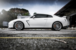 hemicoupe:  360 GT-R 5 by Forged Dst on Flickr.  ADV.1 5.2 wheels set that GT-R the fuck off!