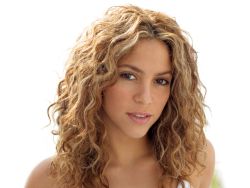 bepiwii:  -20 Day Celebrity Photo Challenge- Day 5: A photo of a celebrity who’s hair you would like to have. Shakira’s hair…