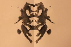 inkblotoftheday:  Inkblot of the Day #40 Instructions: Tell me what you see. -Enjoy 