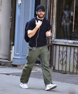 voguefemme:  hollywoodbulletin:  Jake Gyllenhaal signals the paps to cut it out while walking around downtown Manhattan on Wednesday, March 14. The actor was also seen out and about with a female friend over the weekend in the city.  SCUSE ME.  I was
