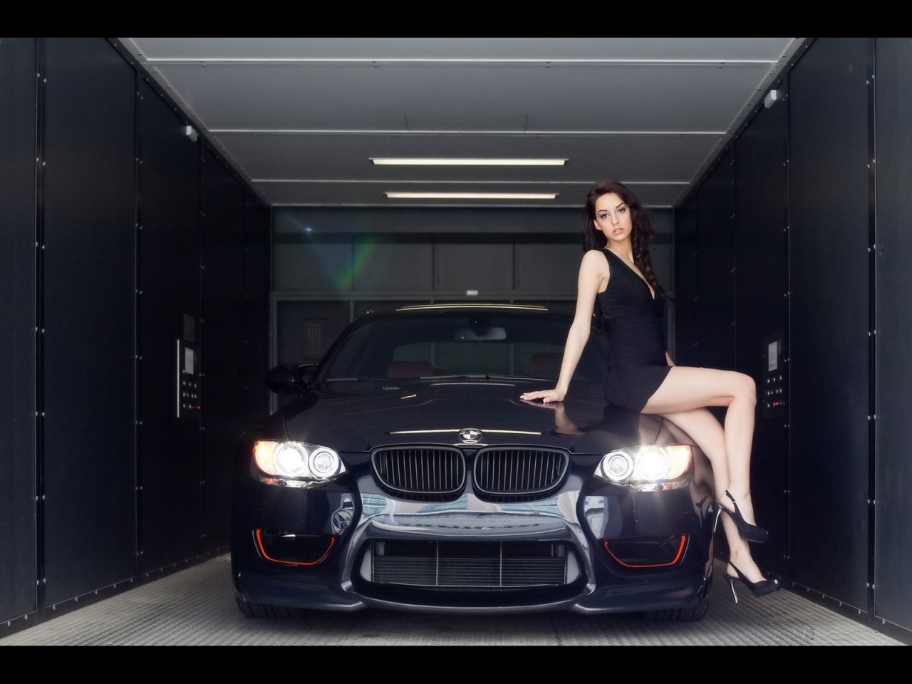 Audi r8 sexy girls on cars