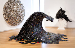 myampgoesto11:  Jean Shin: Sound Wave (2007). Made from recycled vinyl records 