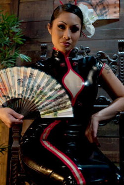 fastrulo:  femdom 211 - Mistress Dragon Lily #femdom #mistress #bdsm #punishment http://www.meninpain.com