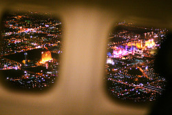 lesavions:  Leaving Las Vegas (by Roger Kisby) 