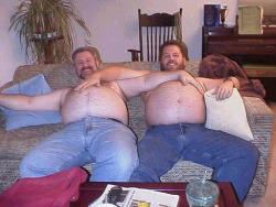 bearstuffer:  briansdsf:  Classic  CMBigDog and BallBellyBearor. Love these two. BallBellyBearor is getting huge! Love his gut. Can’t wait to see more of CMBigDig.