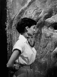 maudit:  In this famous “Mouth of Truth” scene, Gregory Peck ad-libbed the joke where he pretends his hand gets bitten off in the mouth of the stone carving. He borrowed the gag from Red Skelton. Before shooting Peck told the director that he was