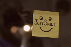 Just Smile ! ;) É o que se precisa ;)