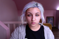 thinking about doing my hair lilac, I&rsquo;ve been wanting to do it ever since I&rsquo;ve been blonde but wasn&rsquo;t sure if it would suit me. also excuse the slapdash photoshop job it was just a quick one :P what do you reckon?