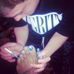lezliexxx:  Real G’s get their toenails painted. (Taken with instagram) 