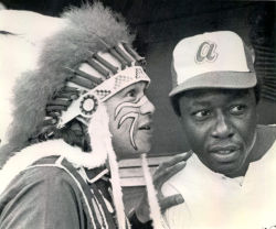 BACK IN THE DAY |4/8/74| Hank Aaron hit his 715th home run to break Babe Ruth&rsquo;s home run record. 