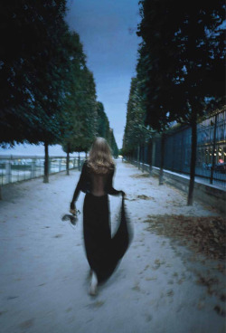 suicideblonde:  Lindsey Wixson in Paris photographed by Theo Wenner 