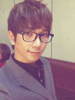 ohmyteukie:  30 Days Bias Challenge Day 3- an edit of your bias in Beast and MBLAQ G.O.   OHMYGOD WITH GLASSES! R U TRYING TO SEDUCE ME?? WAH YOU LOOK SO FINE IN THEM. I just wanna attack you