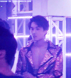 good-luv:  fuckyeahexomacros:   + silly kai surprised by the confetti exploding and then embarassed about it  haha this will never get old!! this should be on funniest home videos xD HAHAHA   Jongin I fucking love you  KAI YOUR JUST TOO CUTE AGHHHH XD