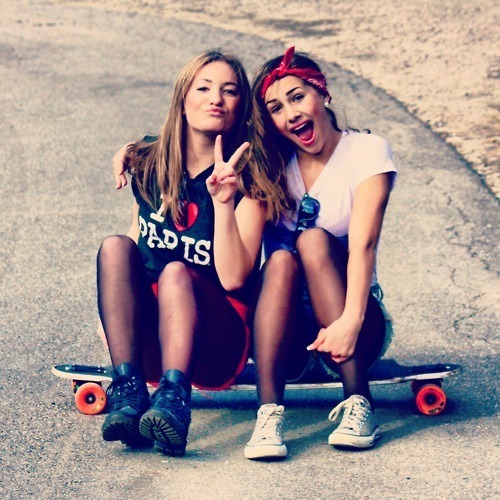 Tumblr skater girl friends