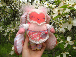 lithefider:  Lolita themed tip toe Bunny  :)  I love how she photographs.  Up now in my Etsy shop.  (Go there for more information on the plush) 