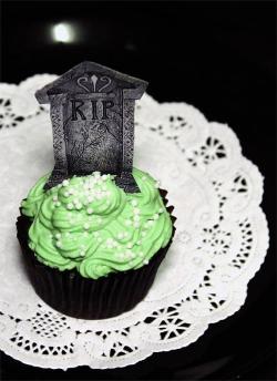 katrin-zotchev:  R.I.P cupcakes. by Katrin Zotchev 