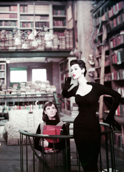 theniftyfifties:  Audrey Hepburn and Dovima in ‘Funny Face’, 1957. 