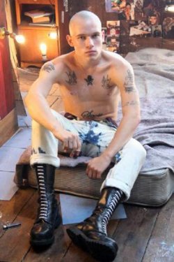 beasst2:  humiliationverbale:  humiliatedbyyounger:  Lick my boots, or I kick your balls with them. Or you want both? Good idea! You’re just a faggot, you lick my boots first. I’ll crush your face and I kick your balls after. Let’s play!  Sir, yes,