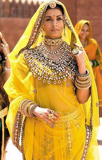 Indian babe sassy dancing