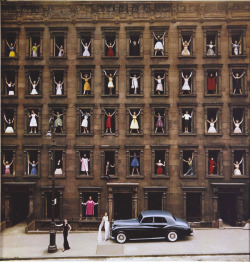  Girls in the Windows, 1960  Ormond Gigli dreamed up this photo when he realized a brownstone across from his New York apartment was being demolished. He quickly organized 43 models in formal attire to pose in the windows and ended up with an iconic photo