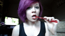littlewhorebag:  casually brushing my teeth, image of giving blowjob pops into my head 