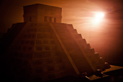 myampgoesto11:  MAYAN TEMPLE BUILT FROM 9 TONS OF CHOCOLATE the world’s largest chocolate sculpture by qzina specialty foods, 2012all images © qzina specialty foods  “qzina specialty foods has created the world’s largest chocolate sculpture