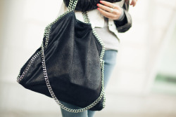 what-do-i-wear:   Bag :: Stella McCartney,  (image: wendyslookbook)