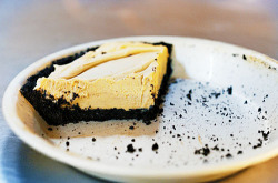 hungrryblog:  Chocolate Peanut Butter Pie 