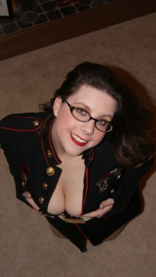 mikeandhishotwife:  Happy #memorialday! How much does @marriedcumslut want to be at #fleetweek to service a few lucky service members? #slutwife #hotwife #cumslut  Oorah!!