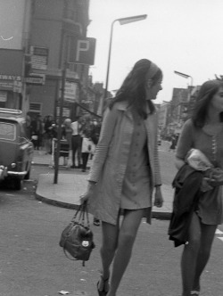  Girls on the Kings Road, photographed by John Hendy, 1968. 