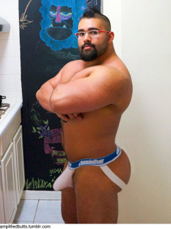 largermen:  amplifiedbutts:  Not much photoshop required, hes pretty much a perfect specimen already. I wish he do porn so i can watch him all day…  http://noodlesandbeef.com/   oh my goodness. I was morphed! This is awesome.