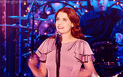 in-the-grip-of-a-hurricane:  Florence Welch being adorable - MTV Unplugged Edition 