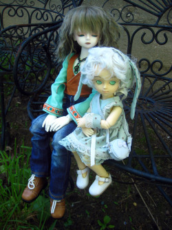 More Photos! Today was so nice that I decided to take some pics of my dolls that I haven&rsquo;t captured in a while/haven&rsquo;t taken pics of at all yet. I have a few new ones, but these are the ones that are finished (I do faceups, mods and sometimes