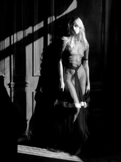inspirationgallery:  ‘Clair de Jour’. Natasha Poly by Mario Sorrenti. Styled by Emmanuelle Alt. Vogue Paris June/July 2012 