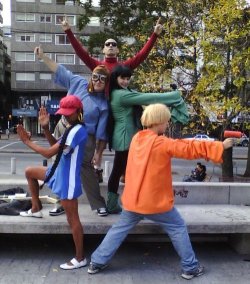 lamb-of-dawn:  jensensparkles:  littlekochanek:  raideo:  thisismouseface:  theperfectworl:  Pasote de cosplay de la serie *¬*  dude  I DIDN’T EVEN LIKE THIS CARTOON AND I GOTTA SAY THAT IS AN AWESOME GROUP THERE  SCREECHES OH MY GOD  WOW THAT NUMBA