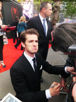  Andrew Garfield at the UK premiere of “The Amazing Spider-Man.” 