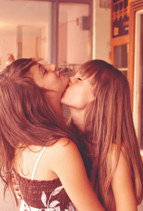 Lipstick lesbians kissing hot pics