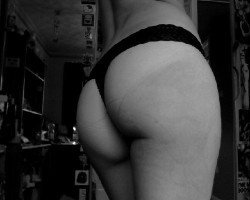 isaidmyheartbeatsforyou:  ttoxicvalentine:  isaidmyheartbeatsforyou:  ttoxicvalentine:  isaidmyheartbeatsforyou:  Excuse The Tan Lines…  Can i have your bum please ?!  Yeah, Its Like, Eww. Sorry For Burning Your Eyes Like.  You’re crazy id love to