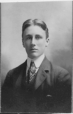 lostsplendor:  A Younger President FDR, c. 1900.  Click for Source. 