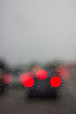 justinamoafo:  Raindrops on the windshield. 