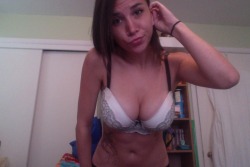 perfectgirlsoftumblr:  http://jacks-cold-sweat.tumblr.com/   Would have been hot, till I saw that stupid fucking duck face&hellip;