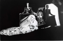 regardintemporel:  Orlan - Etude documentaire n°30, Mise en scène pour une Sainte, Incontro di Martina Franca, 1981 