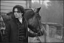 gur0tesuku:  Johnny Depp on location for Sleepy Hollow Leavesden Studios, Hertfordshire, England 1999 Mary Ellen Mark