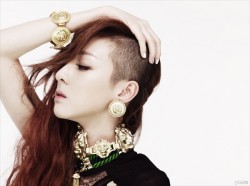 fresh-vocal:  2NE1’s Dara reveals she shed tears as she shaved her head for her comeback transformation  2NE1‘s Dara revealed that she shed tears as she shaved the side of her head for her dramatic hairstyle change.During an interview held at YG