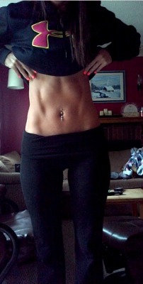 super-skinny-girls:  fitnesscall:  More stomach love. I used to hate my legs, I’m learning to love em.  There’s plenty to love! 